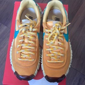 Nike OverBreak size 8